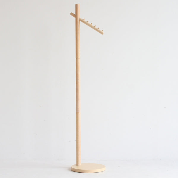 【限られた空間にも置ける相棒】
土台の奥行きは約33cmとスリムな設計なので、玄関のちょっとしたスペースやワンルームのお部屋にもすっきりと収まり、暮らしに寄り添いながら活躍します。